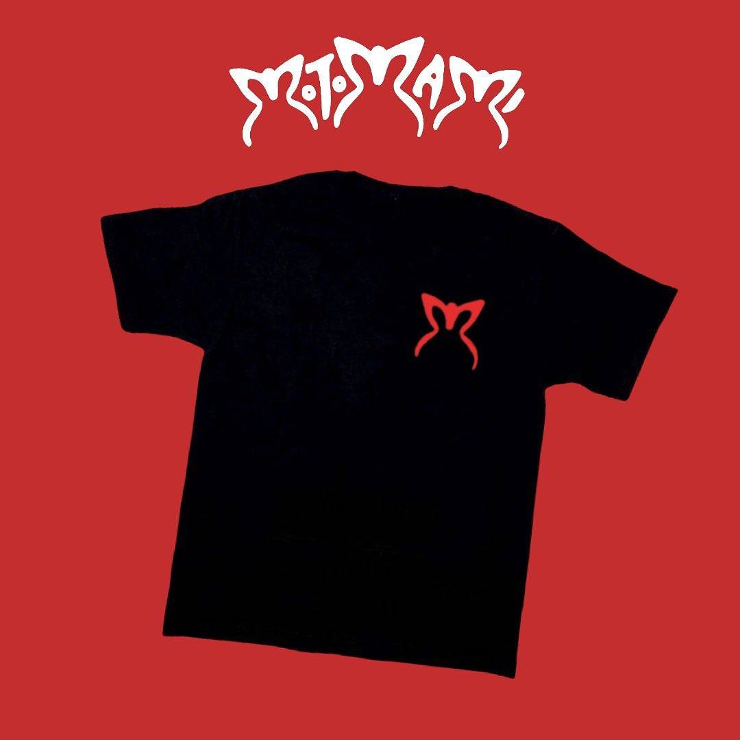 289895943_1697817160610688_7729870023822012477_n Motomami logo t-shirt
