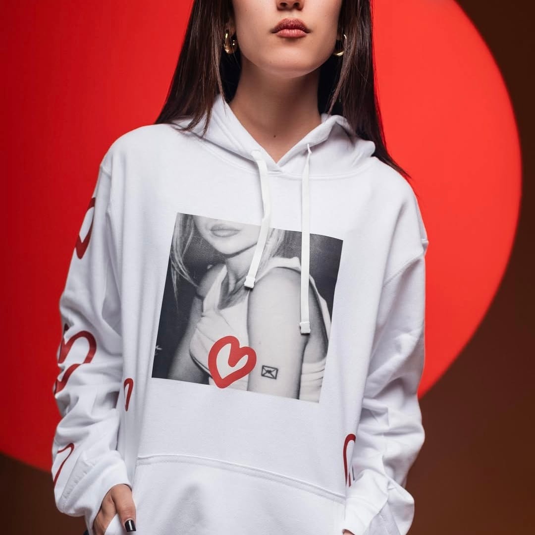 Pequeñas tomas para @hdo.lc_ ....#photoshoot #shooting #canon #canonrp #photography #fotografia #sesiondefotos #model #outfit (1) Emails i can’t send hoodie